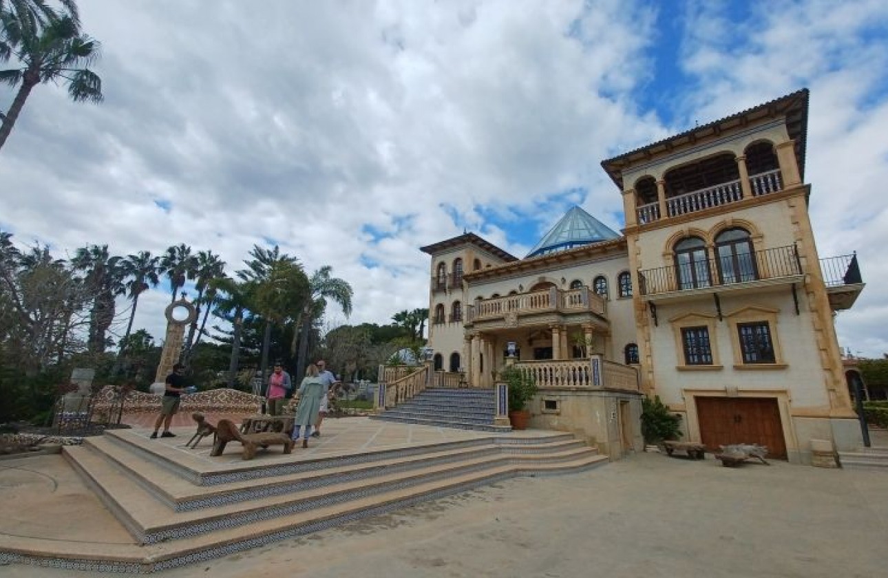 Resale - Villa - Orihuela Costa