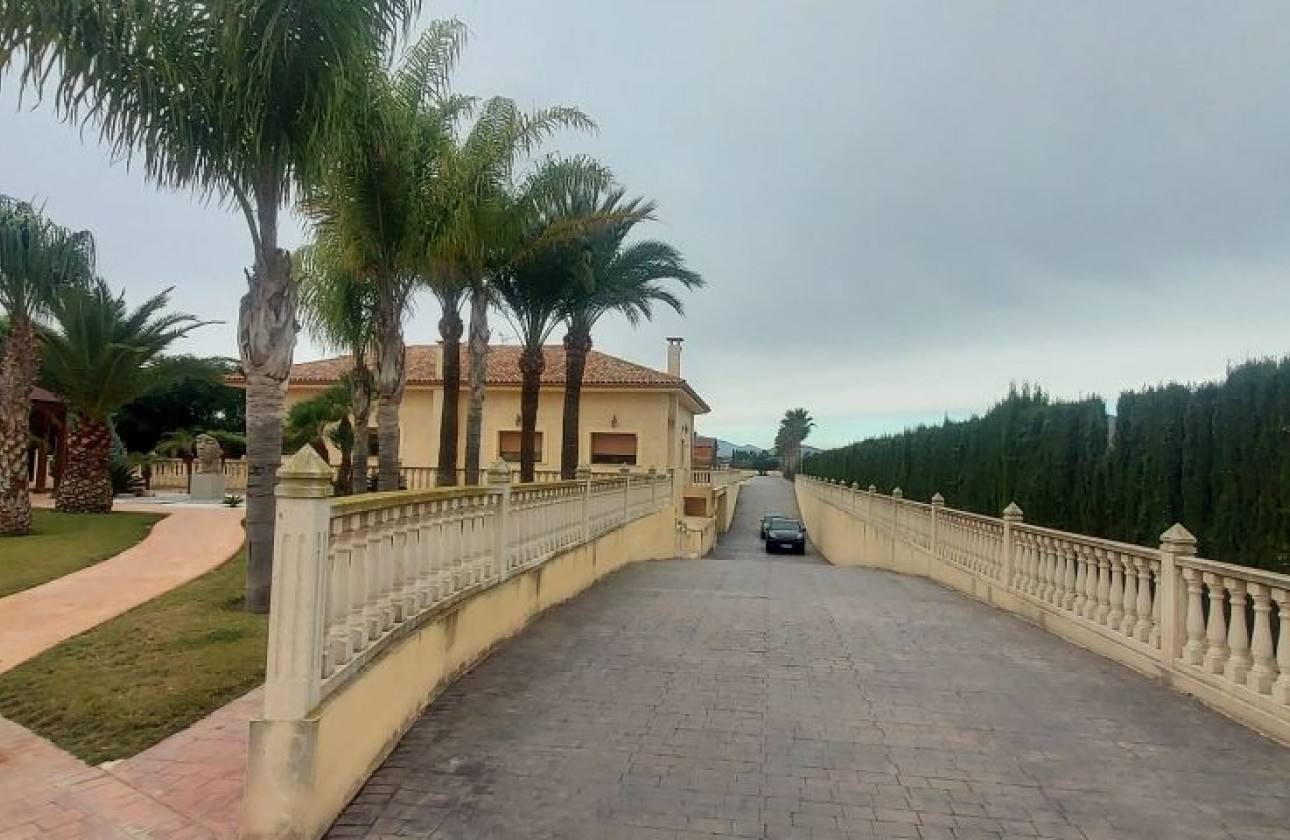 Resale - Villa - Hondón de las Nieves