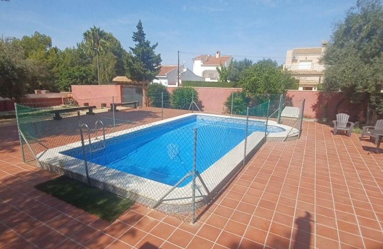 Resale - Villa - San Miguel de Salinas