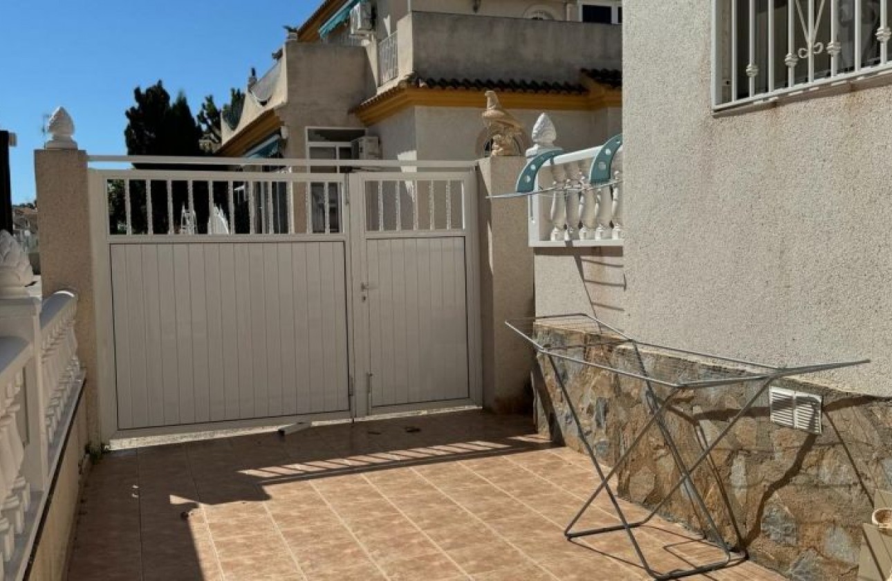 Resale - Villa - Orihuela Costa