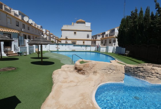 Resale - Villa - Algorfa