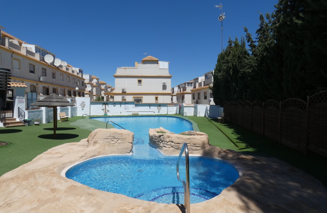 Resale - Villa - Algorfa