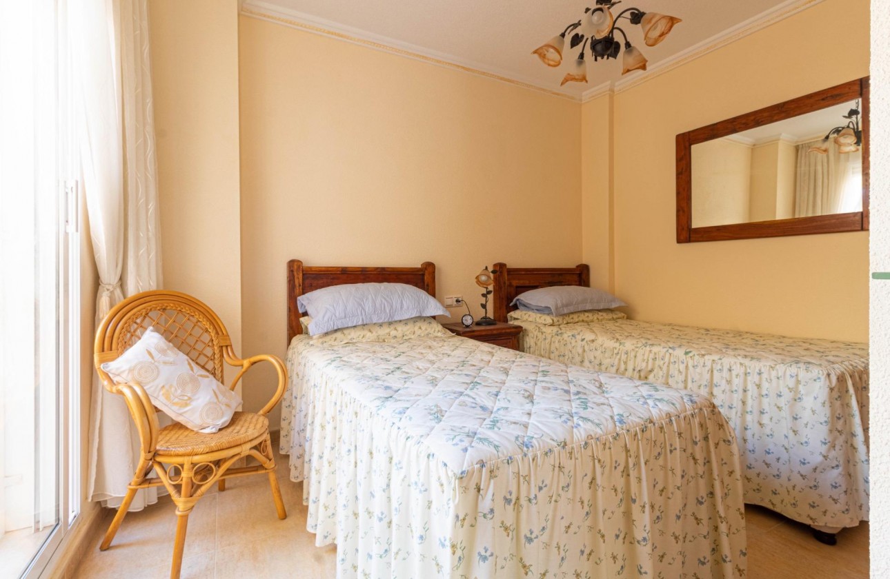 Resale - Villa - Torrevieja - Punta prima