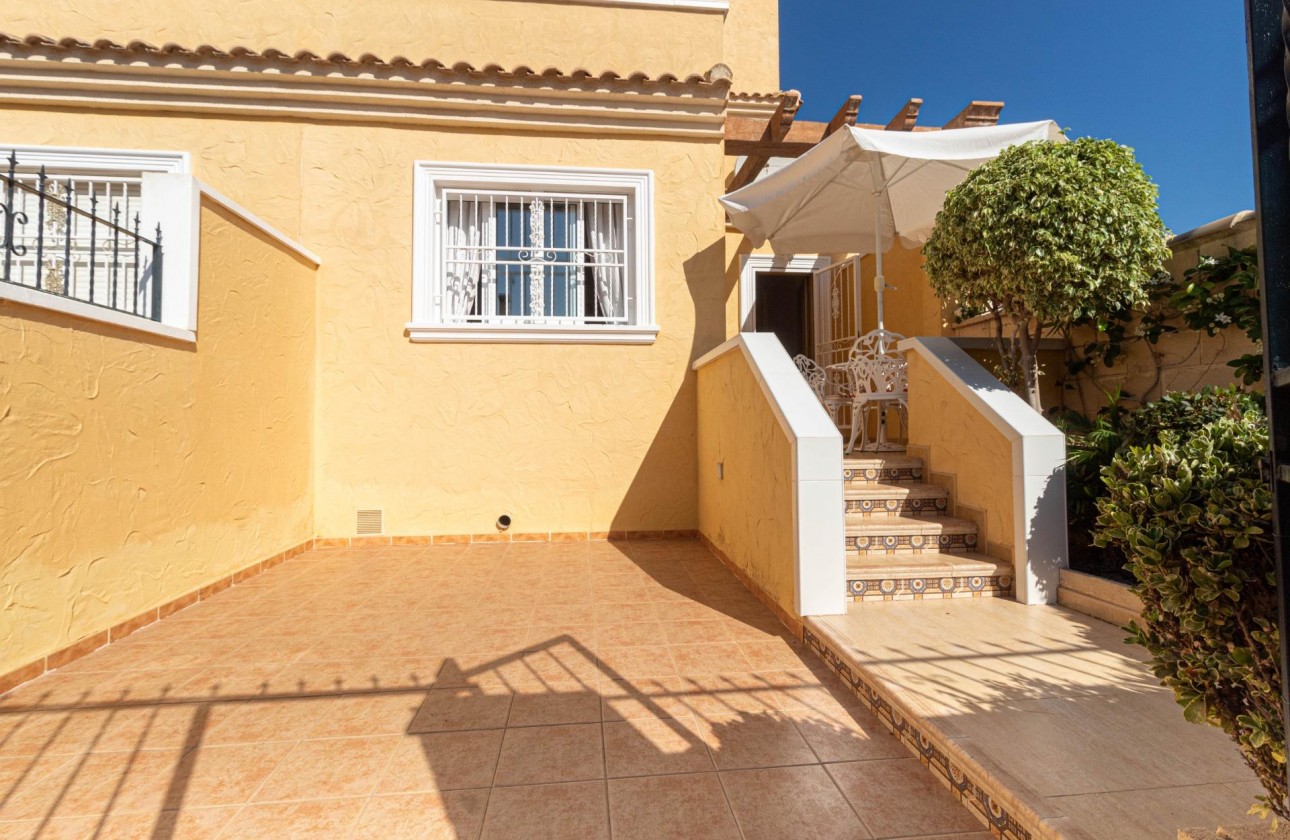 Resale - Villa - Torrevieja - Punta prima