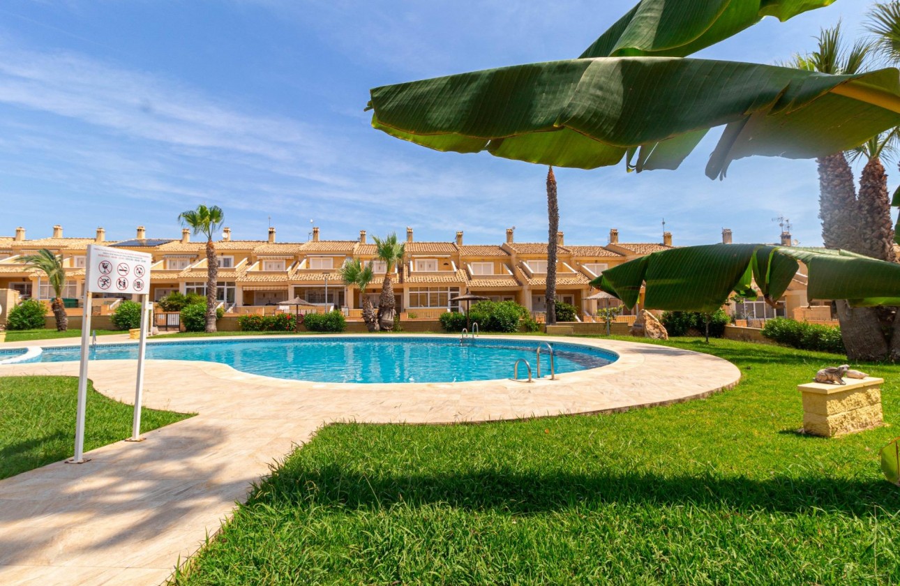 Resale - Villa - Torrevieja - Punta prima