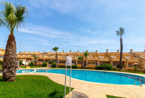 Resale - Villa - Torrevieja - Punta prima