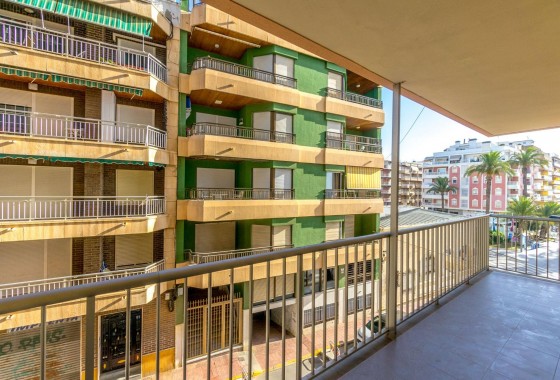 Resale - Apartment / flat - Torrevieja - Playa del cura