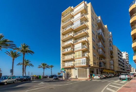 Resale - Apartment / flat - Torrevieja - Playa del cura