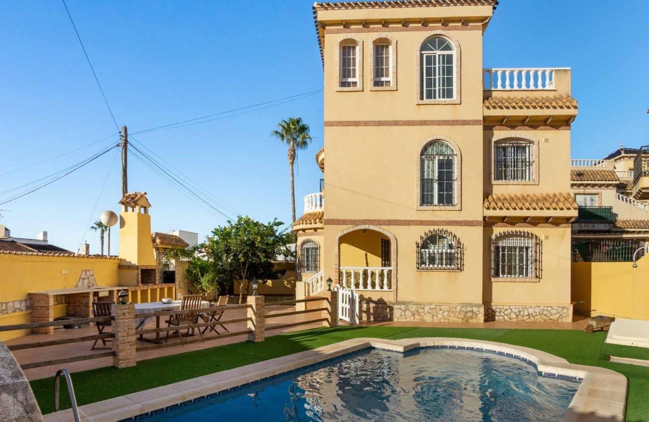 Resale - Villa - Orihuela Costa - La Florida