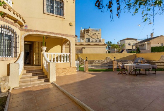 Resale - Villa - Orihuela Costa - La Florida