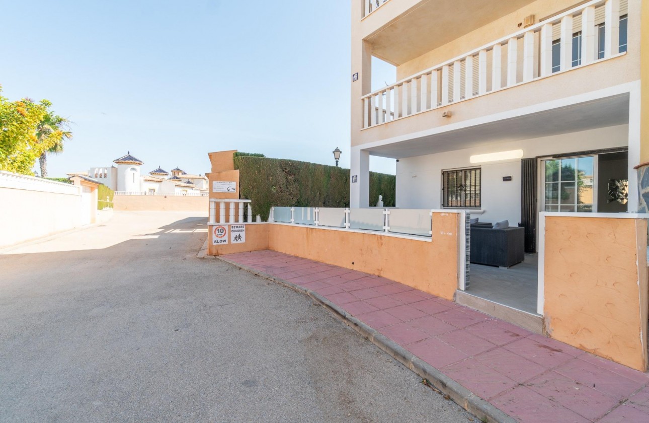 Resale - Bungalow - Orihuela Costa - Lomas de Cabo Roig