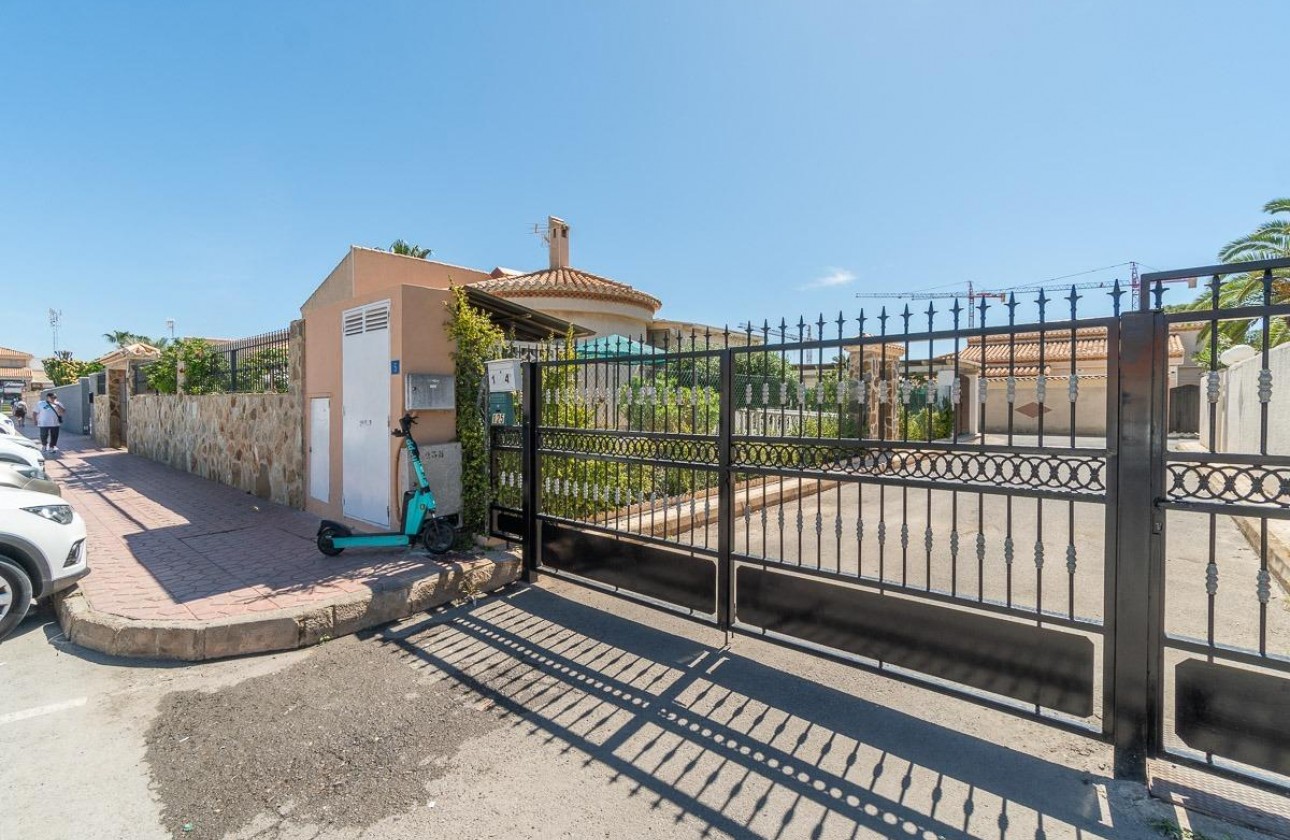 Resale - Villa - Orihuela Costa - Playa Flamenca