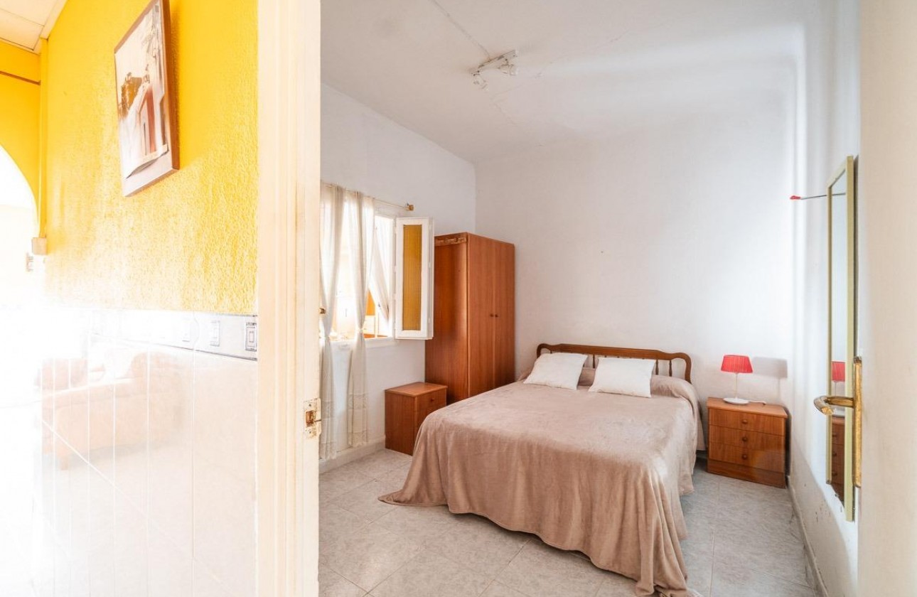 Resale - Apartment / flat - Torrevieja - Playa de los Naufragos