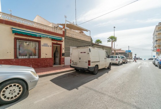 Resale - Apartment / flat - Torrevieja - Playa de los Naufragos