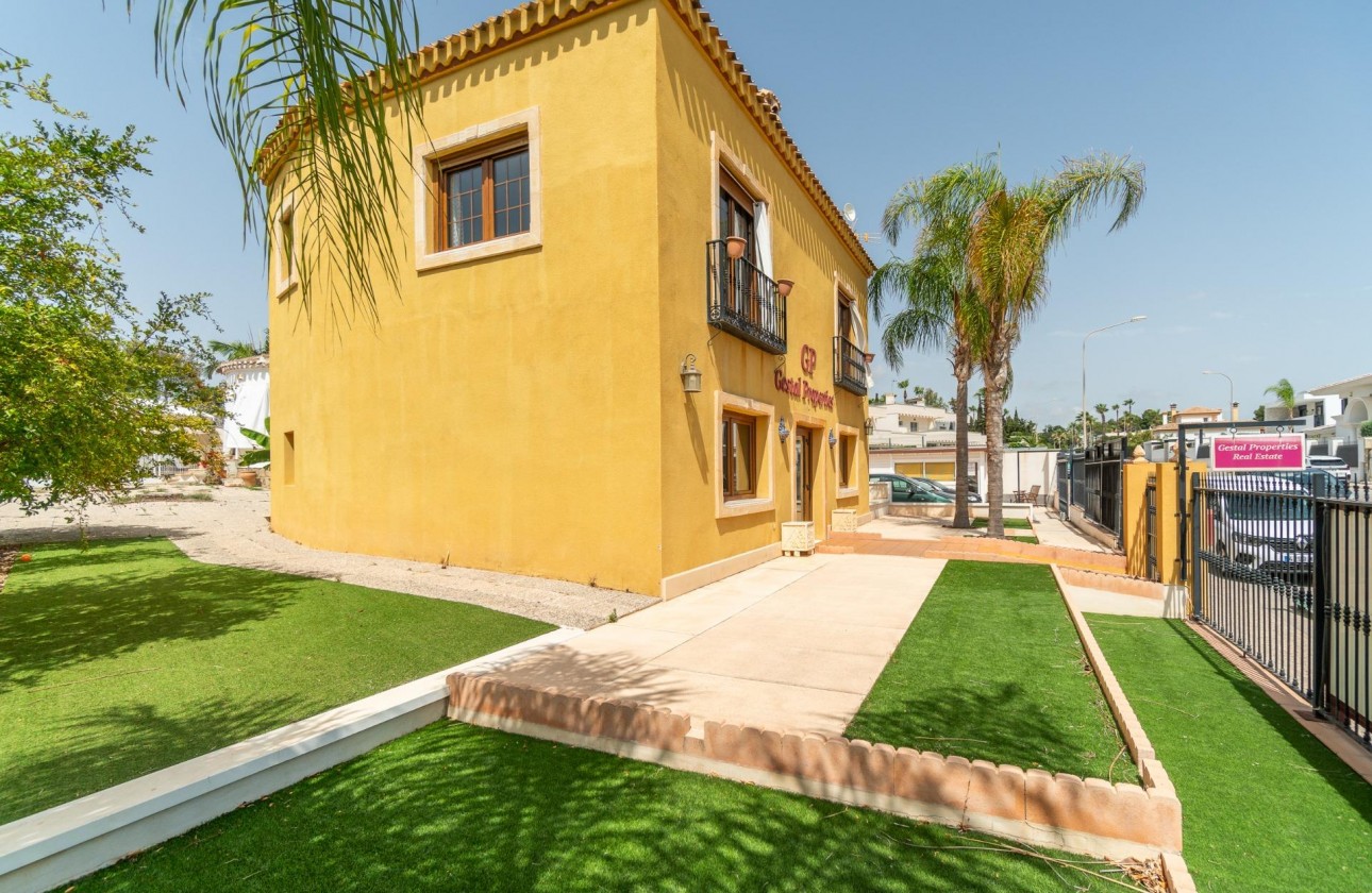 Alquiler a largo plazo - Apartamento / piso - Orihuela Costa - Villamartin