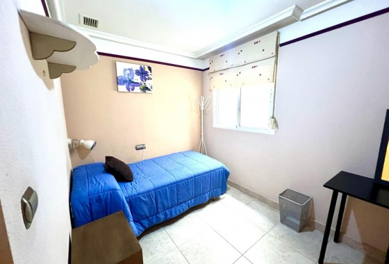 Resale - Apartment / flat - Torrevieja - Puerto