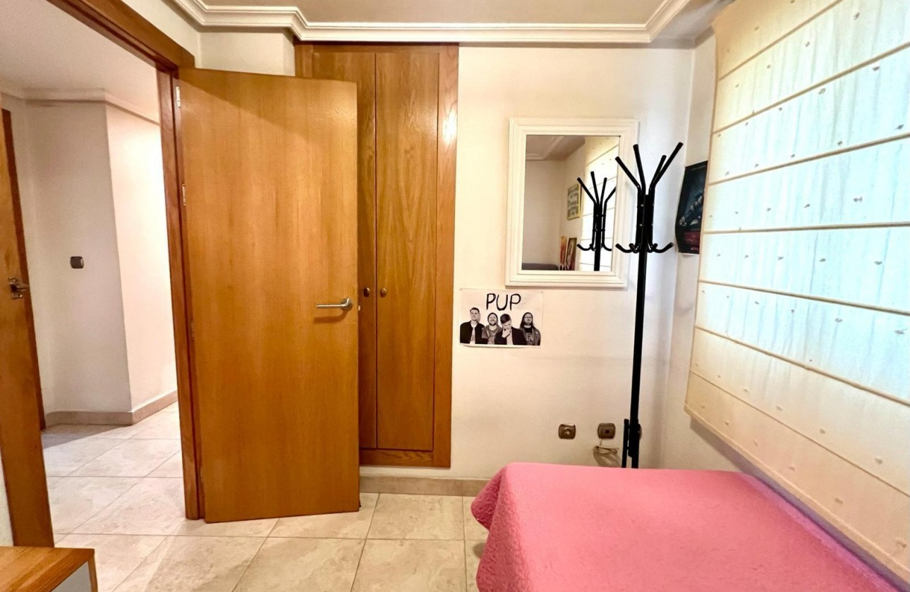 Resale - Apartment / flat - Torrevieja - Puerto