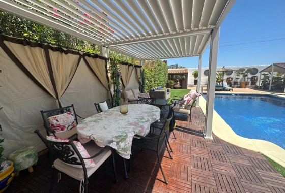 Reventa - Chalet - San Luis, Torrevieja