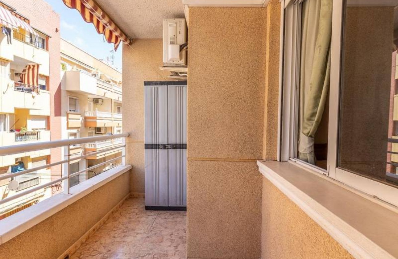 Resale - Apartment / flat - Torrevieja - Estacion de autobuses