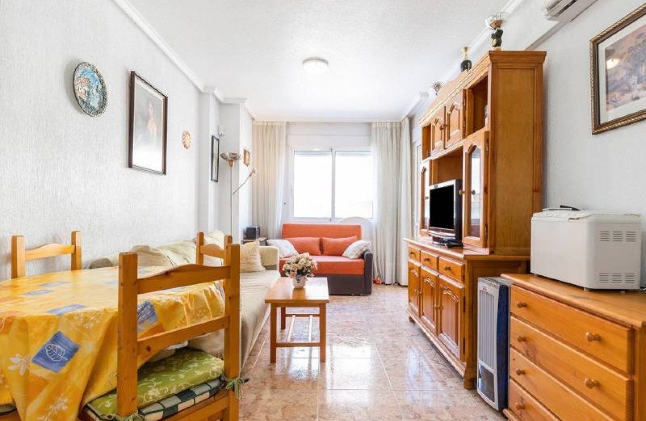 Resale - Apartment / flat - Torrevieja - Estacion de autobuses