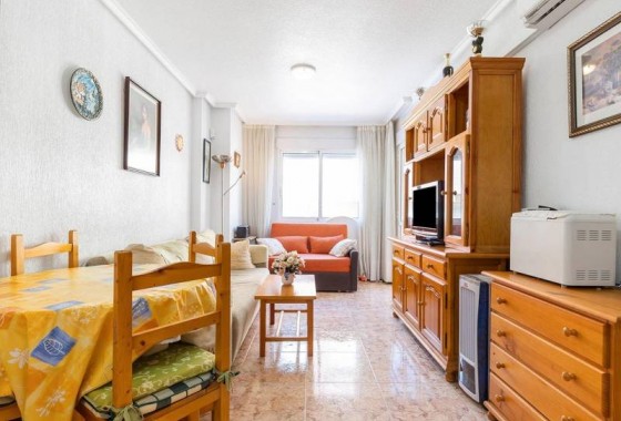 Resale - Apartment / flat - Torrevieja - Estacion de autobuses