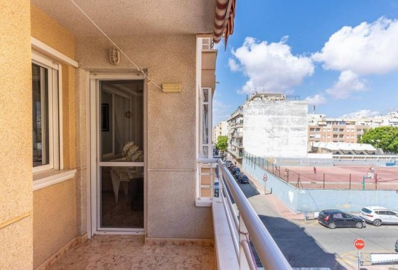 Resale - Apartment / flat - Torrevieja - Estacion de autobuses