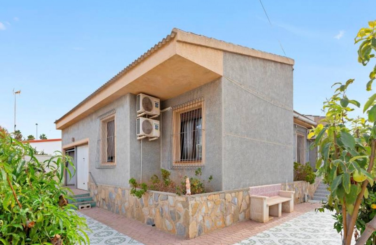 Revente - Single family house - Torrevieja - Nueva Torrevieja