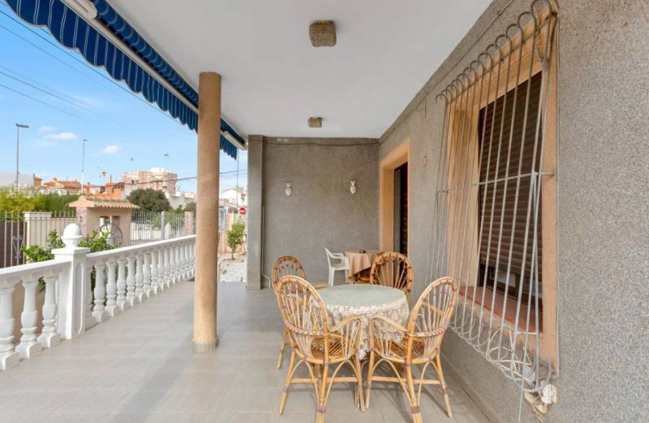 Revente - Single family house - Torrevieja - Nueva Torrevieja