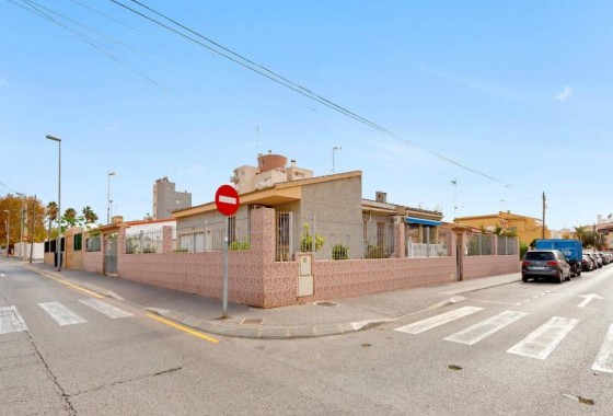 Revente - Single family house - Torrevieja - Nueva Torrevieja