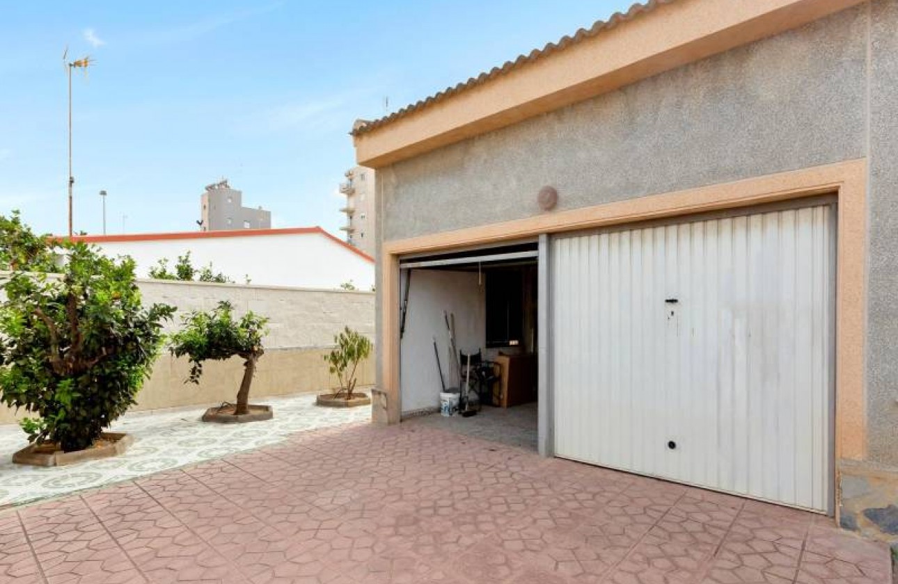 Revente - Single family house - Torrevieja - Nueva Torrevieja