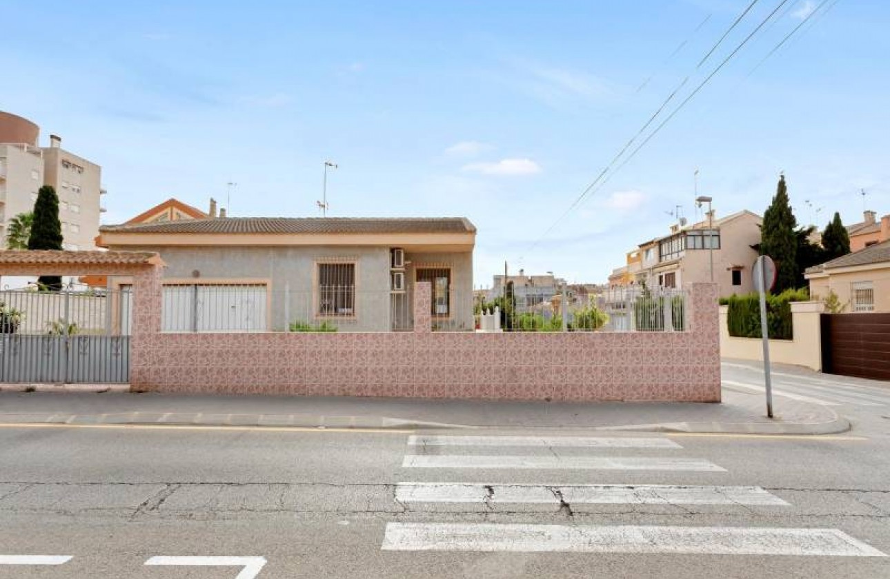 Revente - Single family house - Torrevieja - Nueva Torrevieja