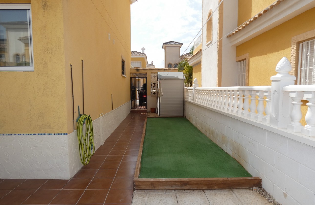 Resale - Villa - Algorfa