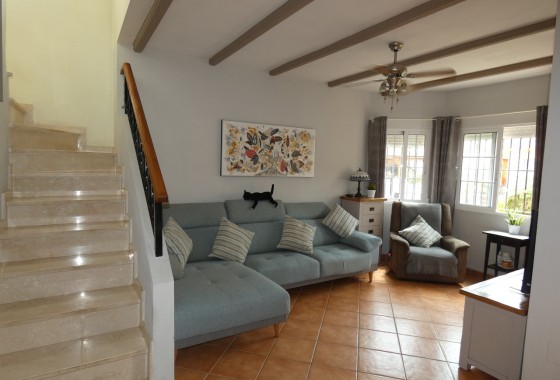 Resale - Villa - Algorfa