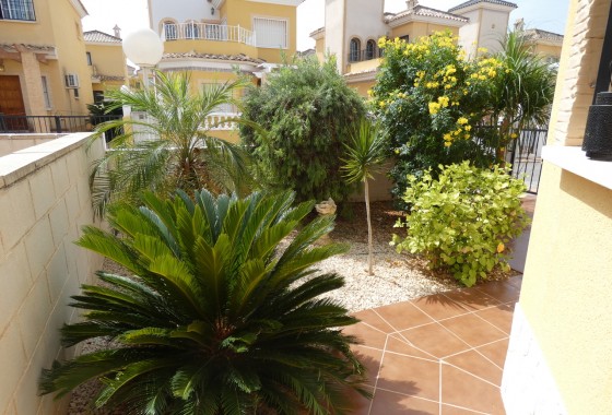 Resale - Villa - Algorfa