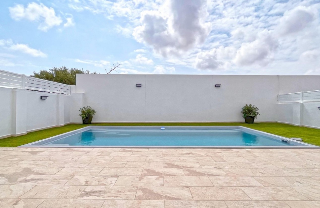 Resale - Villa - Torrevieja - San Luis