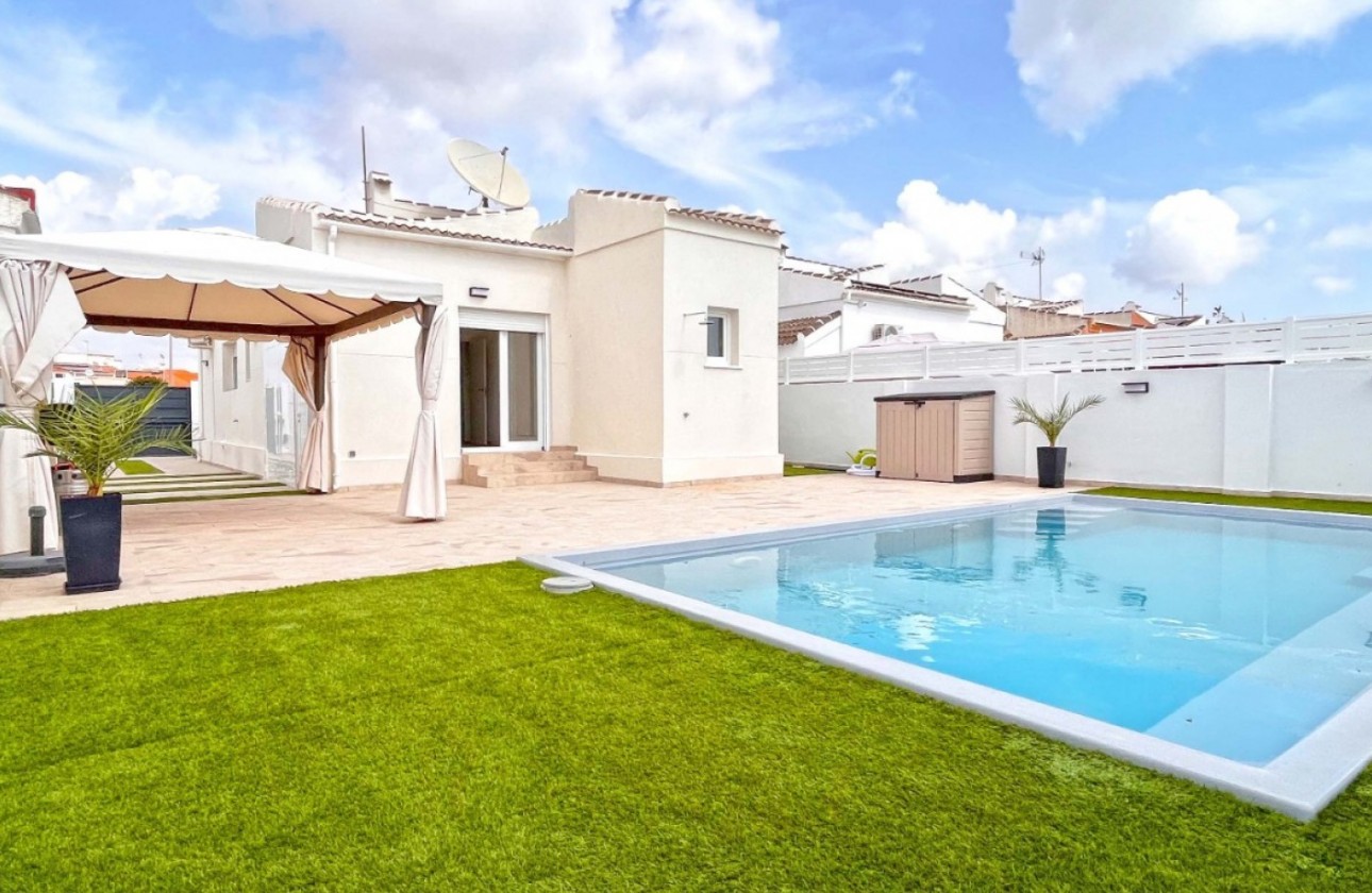 Resale - Villa - Torrevieja - San Luis