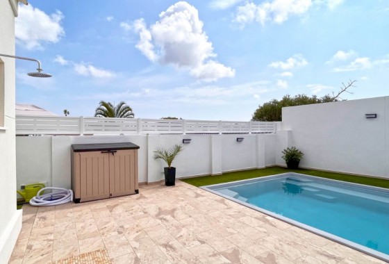 Resale - Villa - Torrevieja - San Luis