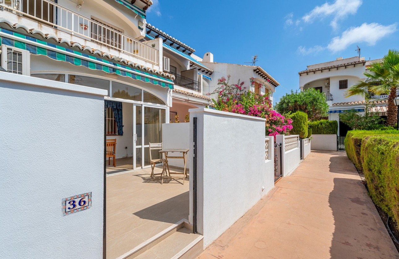 Resale - Villa - Torrevieja - Lago jardin