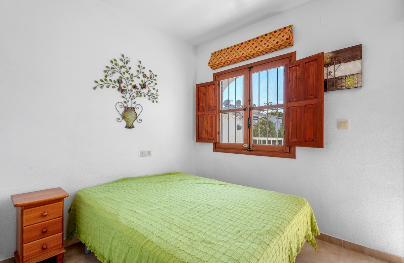 Resale - Villa - Torrevieja - Lago jardin