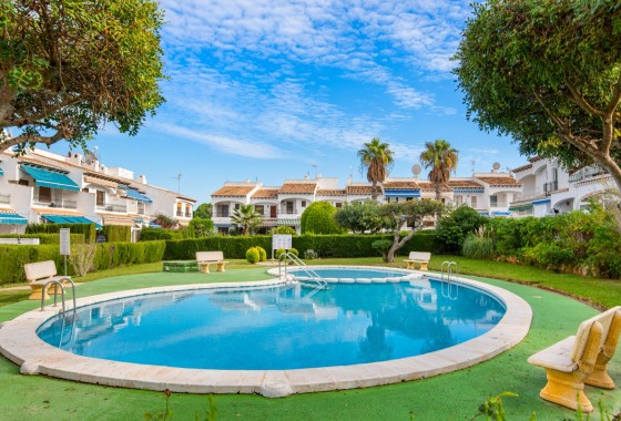 Resale - Villa - Torrevieja - Lago jardin