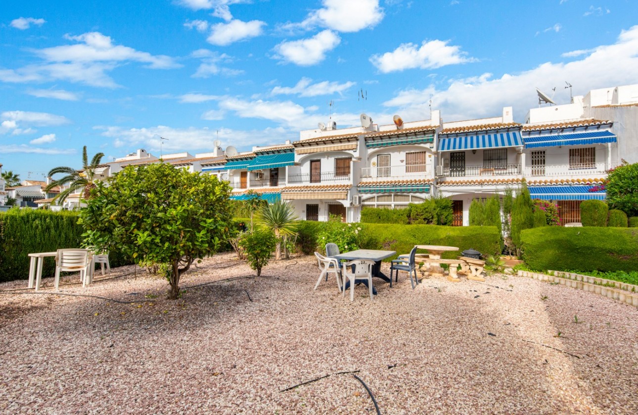 Resale - Villa - Torrevieja - Lago jardin