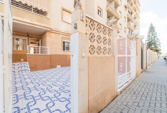 Resale - Apartment / flat - Torrevieja - Nueva Torrevieja