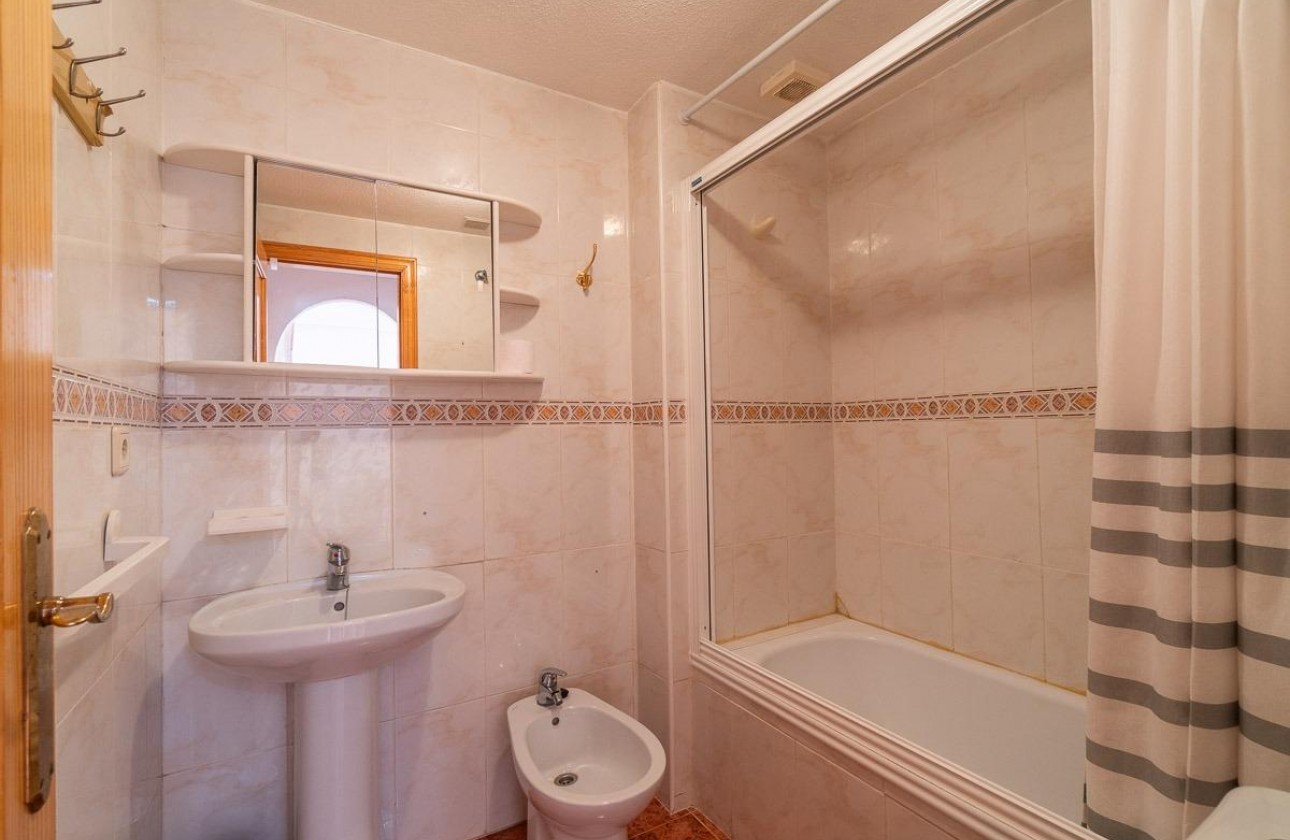 Resale - Apartment / flat - Torrevieja - Nueva Torrevieja