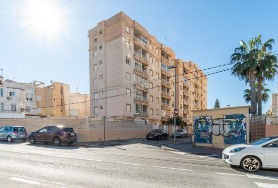 Resale - Apartment / flat - Torrevieja - Nueva Torrevieja