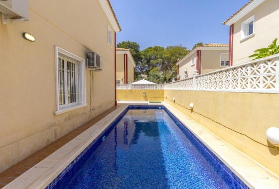 Resale - Villa - Orihuela Costa - Campoamor