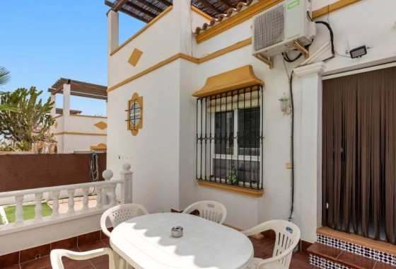 Resale - Villa - Torrevieja - Los altos