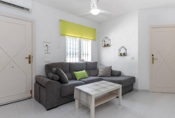 Resale - Villa - Torrevieja - Los altos