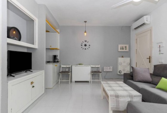 Resale - Villa - Torrevieja - Los altos