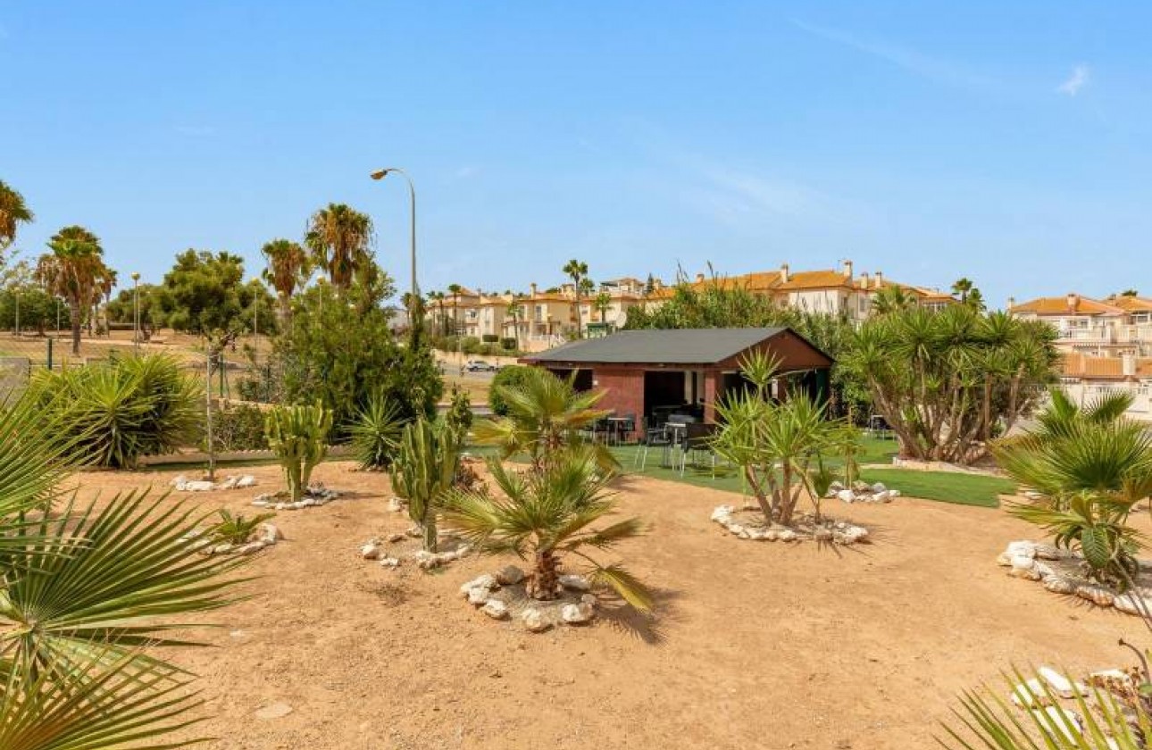 Resale - Villa - Torrevieja - Los altos