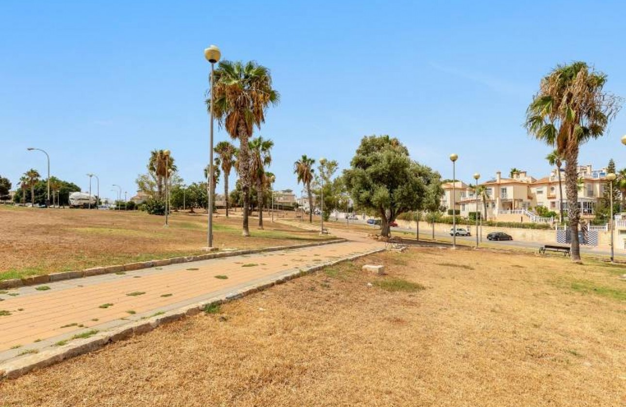 Resale - Villa - Torrevieja - Los altos